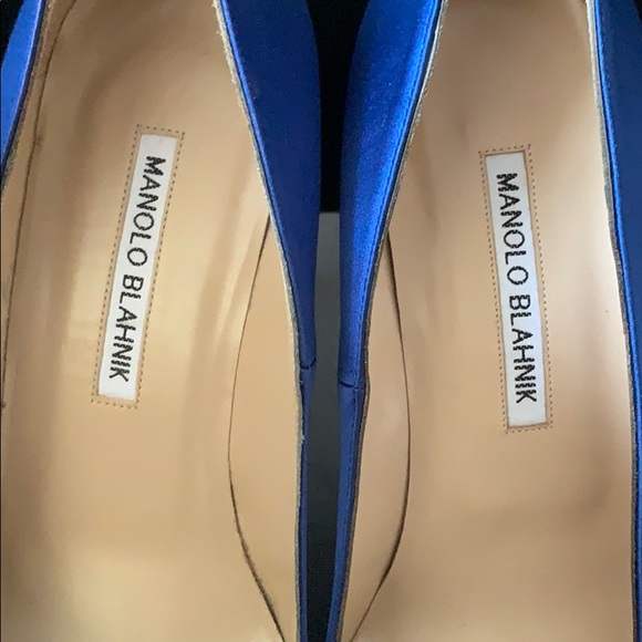 Manolo Blahnik Hangisi Pearl Satin Pumps - Picture 7 of 9
